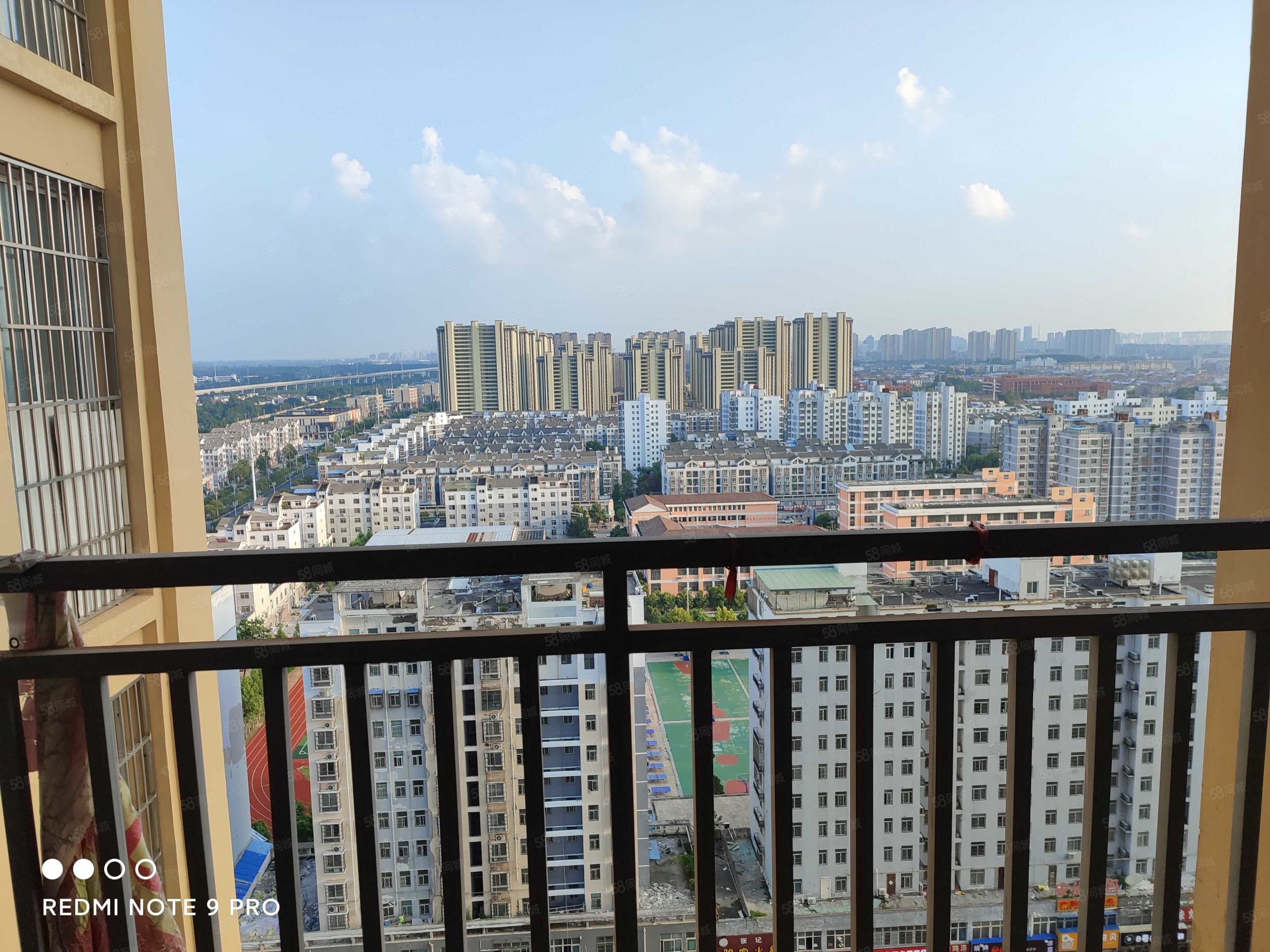 杉杉国际城3室2厅1卫101㎡南43万