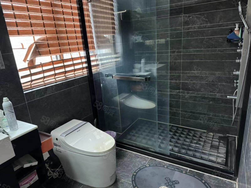 绿翠豪庭3室1厅2卫131.34㎡东南210万
