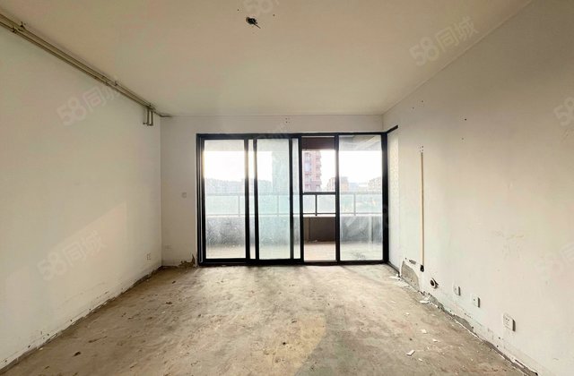 融创荣域(溪岸景园二区50-63)4室2厅145.22㎡138万二手房图片