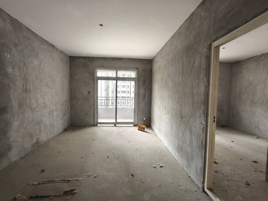 常隆花园3室2厅1卫104㎡南北48万