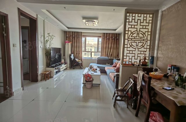 急售 翡翠城16楼三室两厅17楼两个阁楼 有车位和储 价能聊