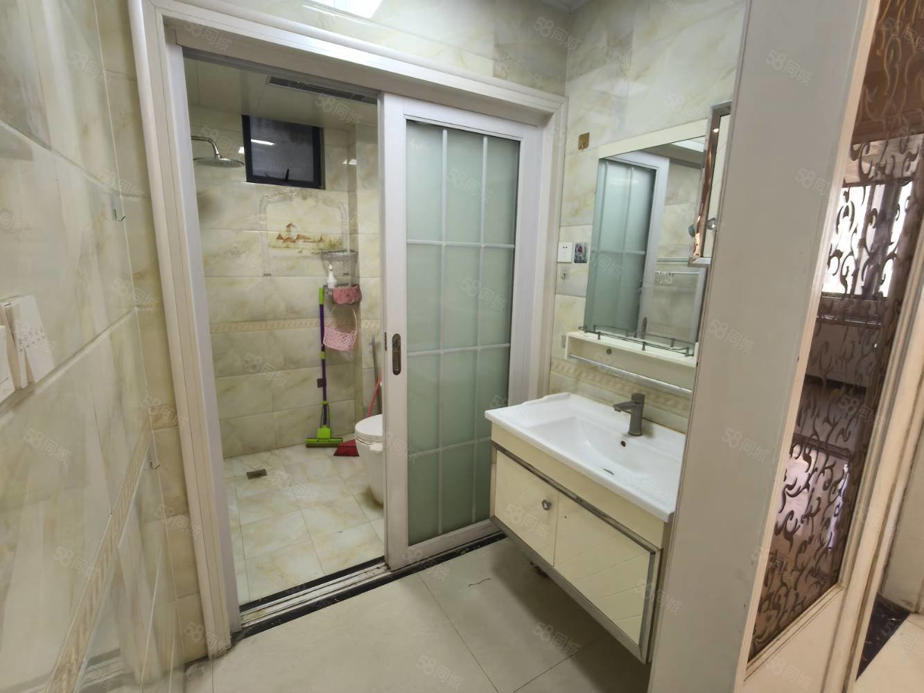 奥林清华3室2厅1卫124㎡南北63万