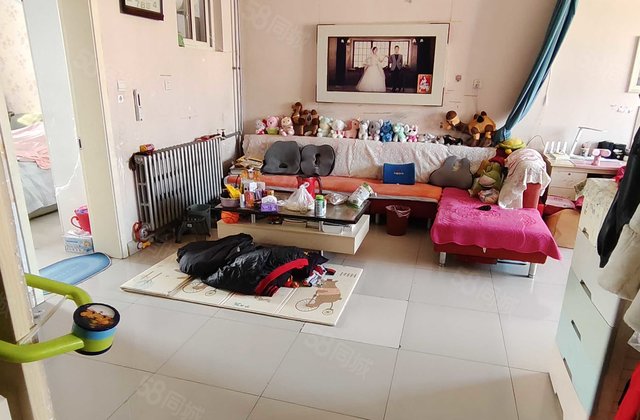 三室两厅一卫，停车方便，满五  
送地下室房东直卖送地下室