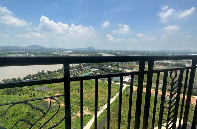 恒大悦珑湾4室2厅139.89㎡76.8万二手房图片