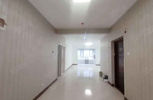 月亮湾D区126平带车位储藏室110万！客厅朝阳！颐馨园实验