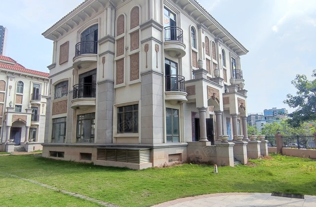 名门壹号(别墅)5室3厅448.18㎡445万二手房图片