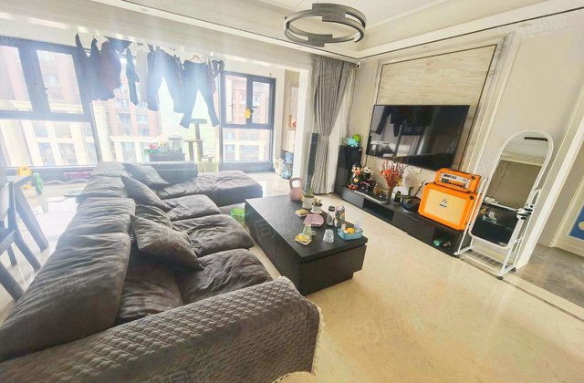 新景璟誉府4室2厅132.9㎡260万二手房图片