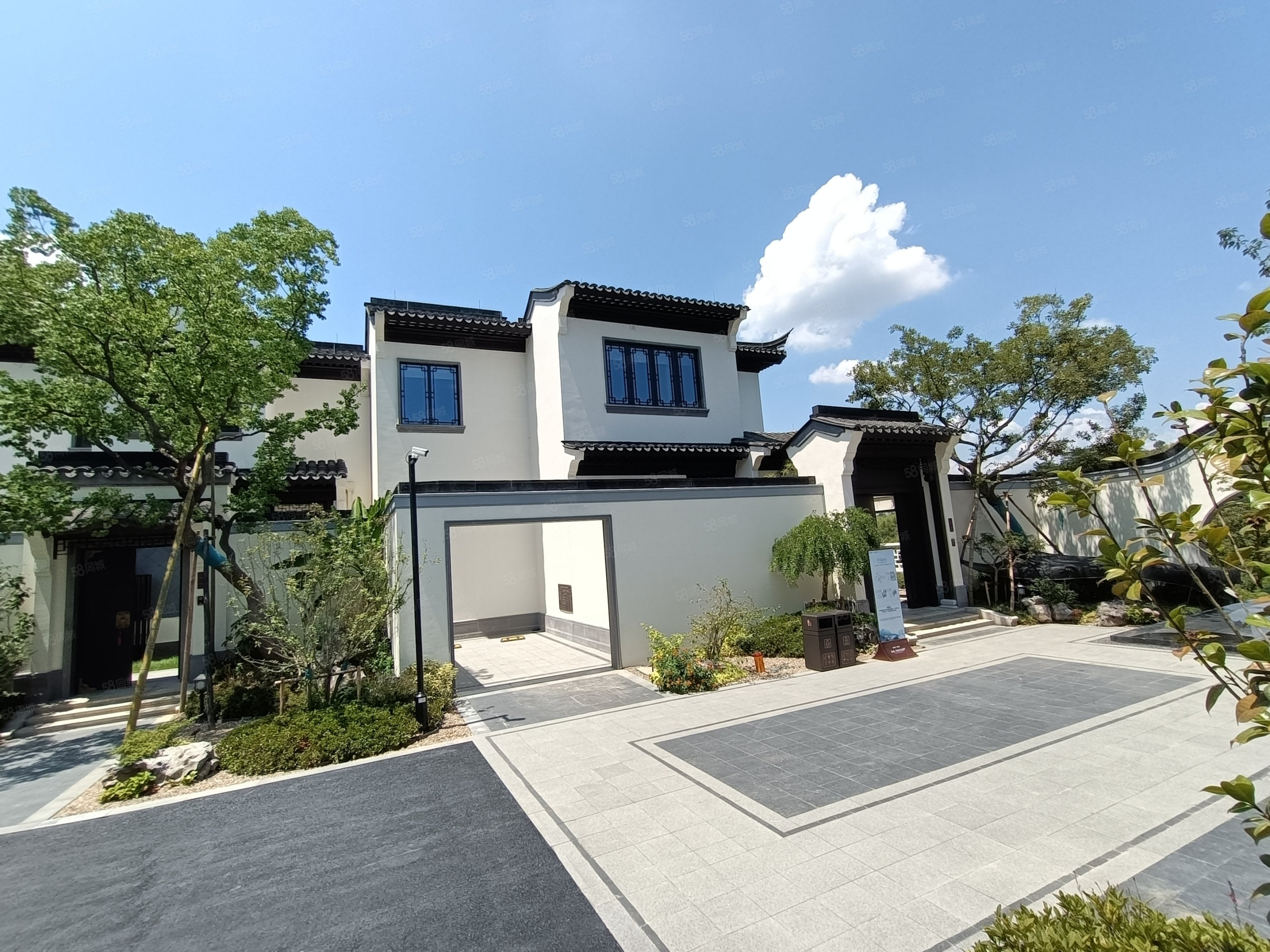 绿城安吉桃花源3室2厅3卫120㎡南北300万