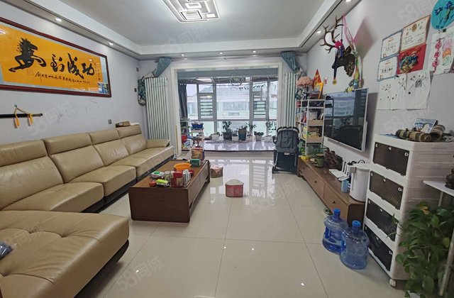 急售鸿顺花园小区 电梯洋房 7楼实际面积200平方 户型很好