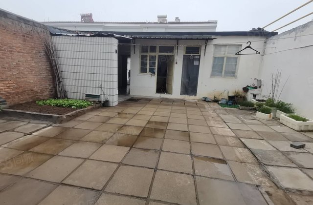 徒骇河边地上两层别墅一楼客厅和卧室朝阳 厨房餐厅2楼3室1卫