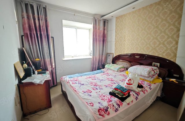 东昌湖周边 高楼层视野无遮挡 小三居 楼龄新 有电梯