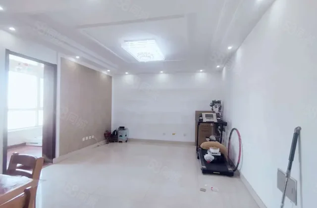 急售金柱绿城小区 顶楼 价格不高 带储藏室