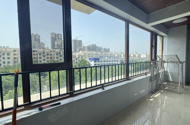 业主急售 东关国际东区 文轩本部 四叶草户型 精装修 免大税