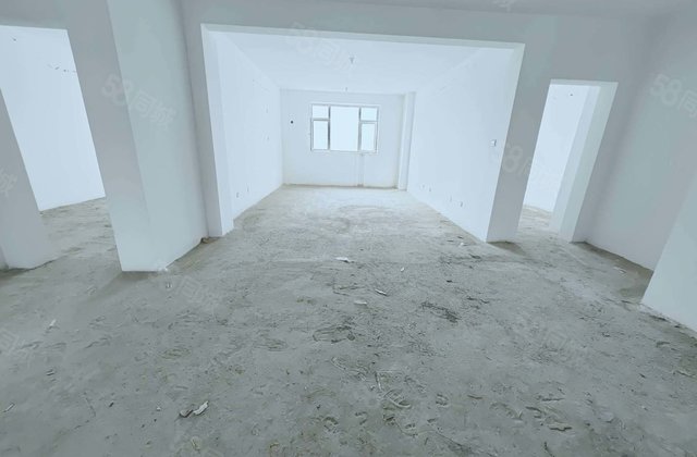金泉家园带车位加储藏室，纯毛坯房，可走一手，周围邻近医院