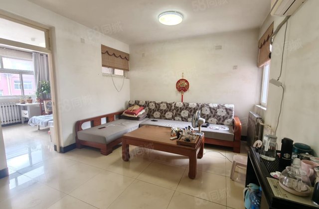 湖边！向阳乐园小区！中间楼层！三室两厅！