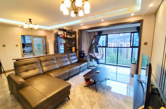 花样年香门第北区4室1厅114.78㎡136.8万二手房图片