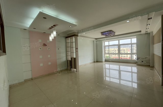 东昌中学 大平层 停车方便 3室2厅2卫 前后无遮挡 电梯房