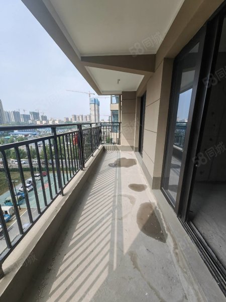 碧桂园凤凰城3室2厅2卫126.26㎡南北63万