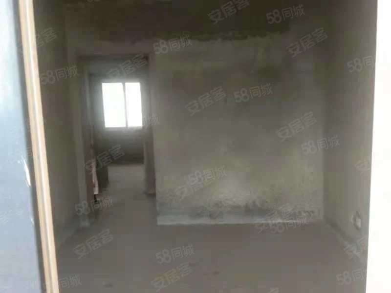 杉杉国际城3室2厅1卫101㎡南43万