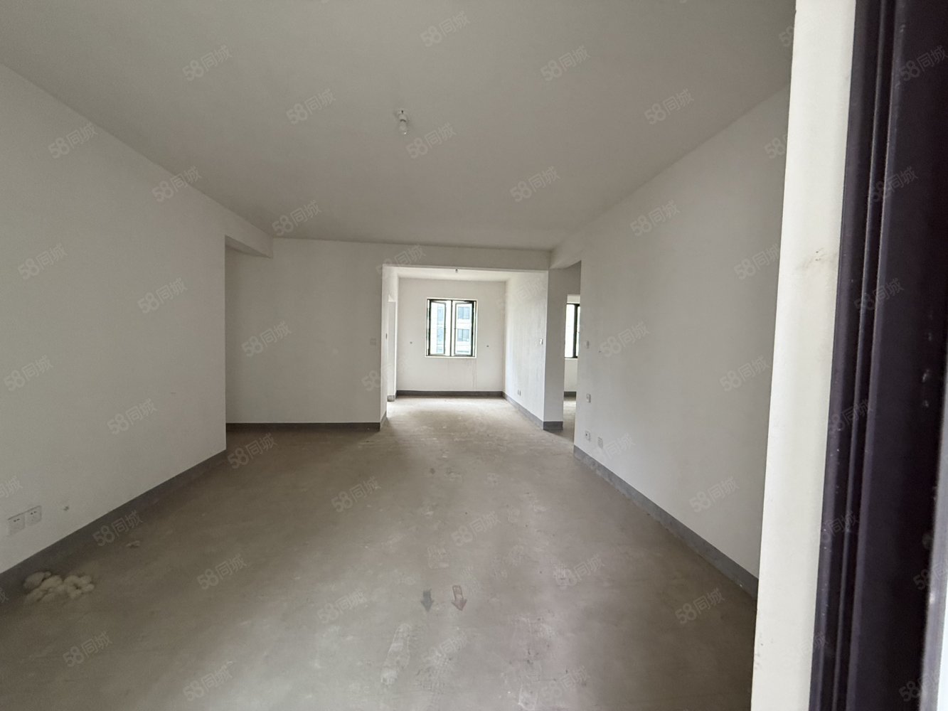 城投五里高小区4室2厅2卫120㎡南北38万