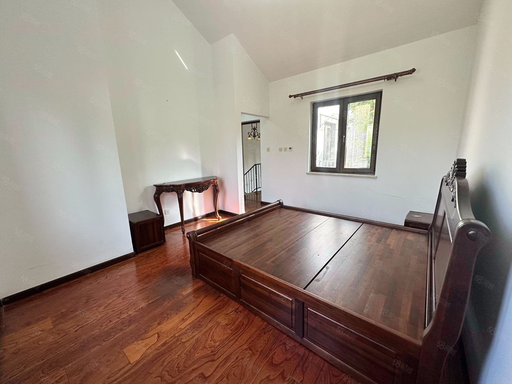 易郡別墅4室2廳3衛(wèi)205㎡南北580萬