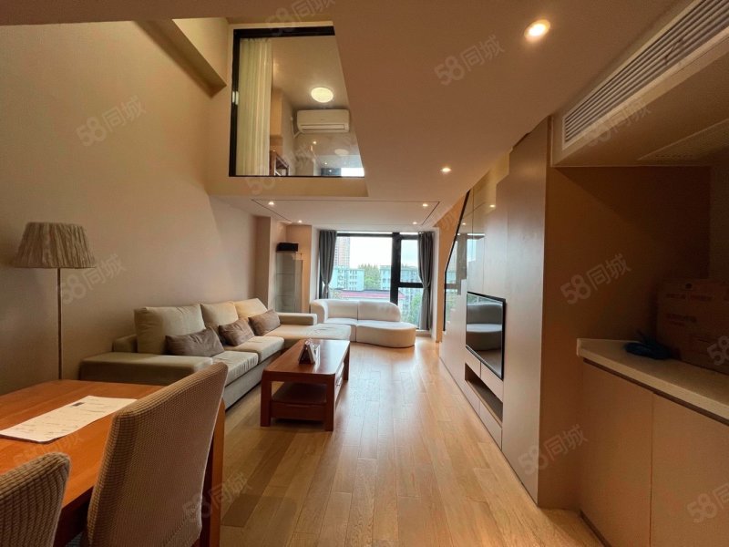 金桥融创品质 公寓天花板 全景落地窗 随时看房,融创精彩天地-上海58