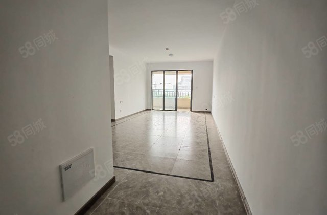 湖语上院 产权清晰 次新房 有电梯 双卫生间 刚需小三居