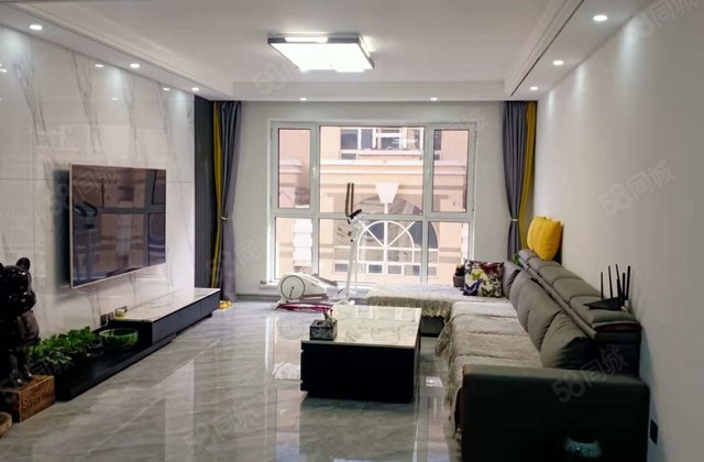 银通翡翠公园!电梯1