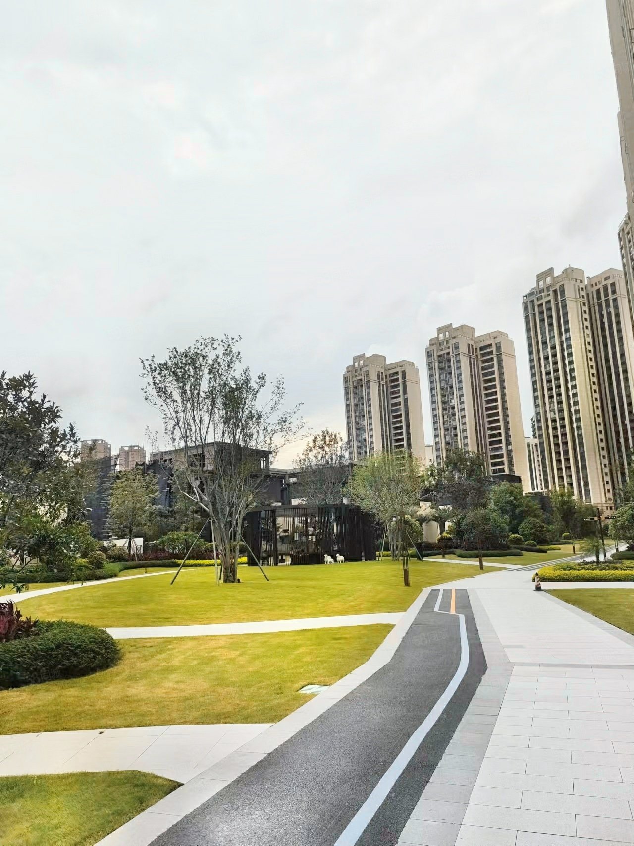 【10图】绿岛湖檀悦花园 精装三房 望湖 景观好 全新配置 未入住,信业
