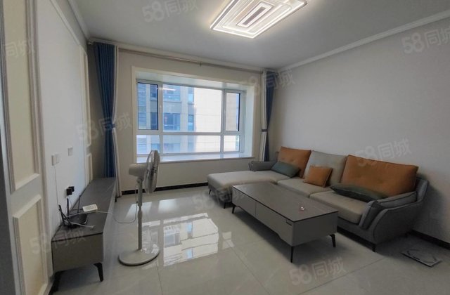 民生凤凰城东边户电梯房车位和储藏室拎包入住