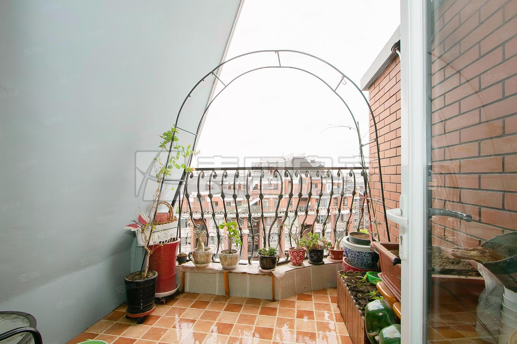 玫瑰御園4室2廳2衛(wèi)178.16㎡南北1650萬