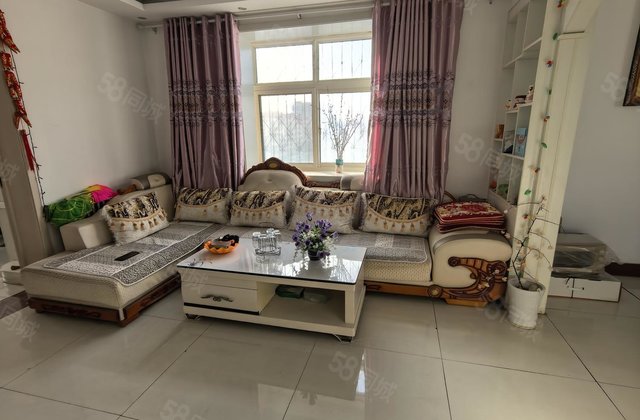 眼科医院附近，带全屋家具，精装修诚心出售，看房子方便有钥匙。