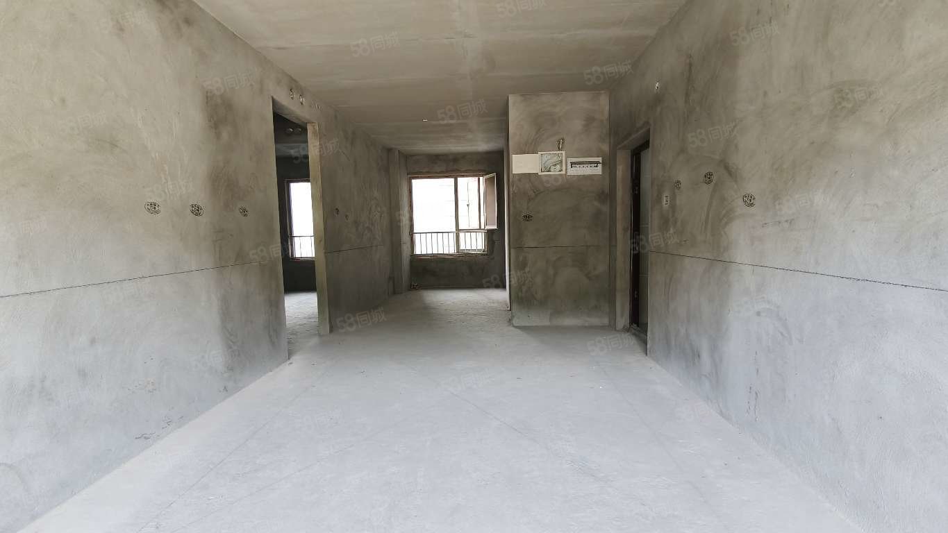 国瑞文旅城3室2厅2卫79.42㎡西南39.8万