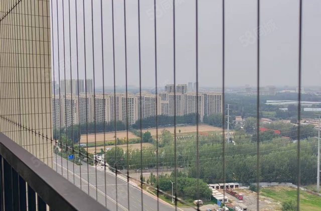 财信水城印象，125平，三室两厅两卫，送车位和储藏室，