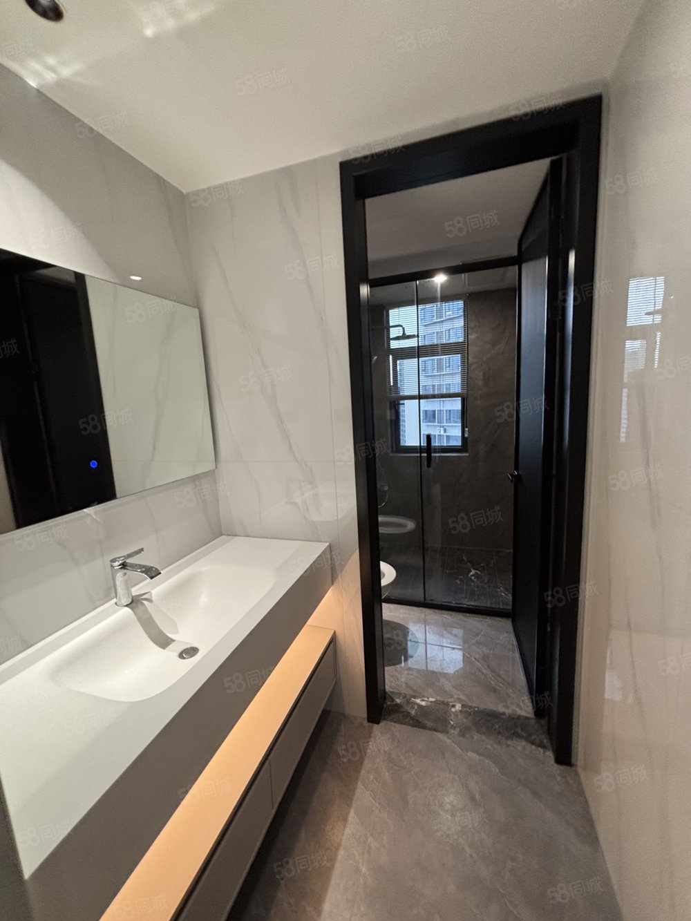 天秀湾4室2厅2卫201㎡南北278万