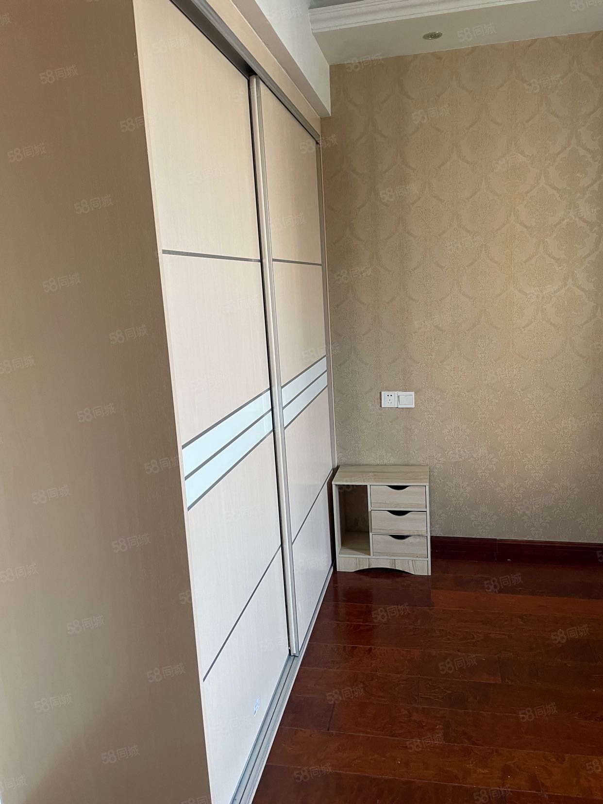 丽阳春都3室2厅2卫128.88㎡西77万