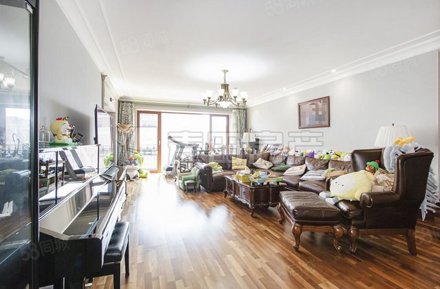 荣尊堡国际俱乐部公寓4室2厅225㎡1650万二手房图片