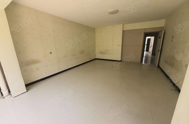 塞维利亚4室2厅195㎡210万二手房图片