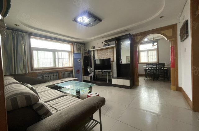 万达东 汽车总站 大平层 边户 大飘窗 全明户型 有钥匙