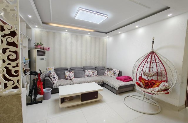 万达北 莲湖花园  精装三室 免大税 随时看房