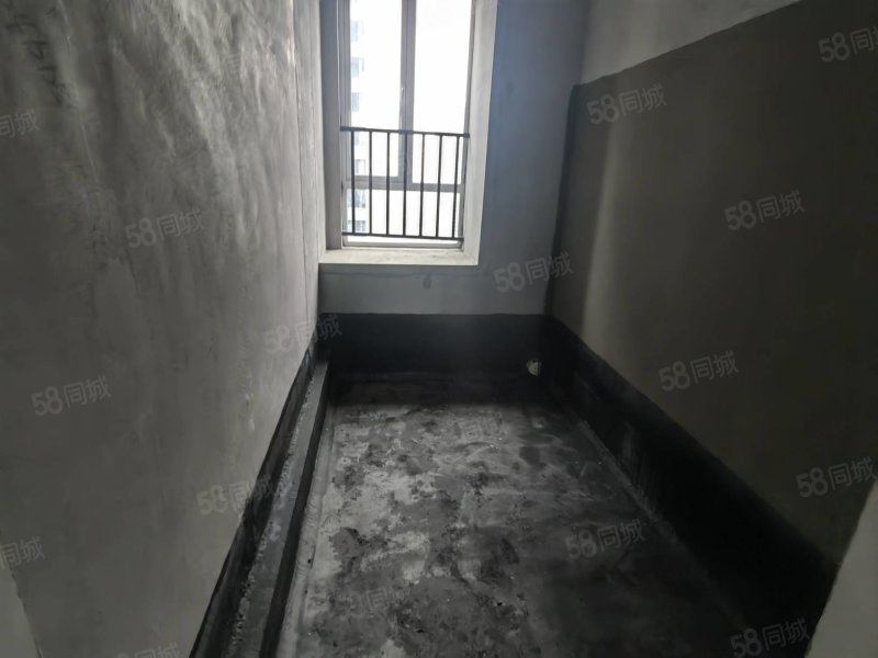 葛宁悦东方4室2厅2卫143㎡南北83.8万