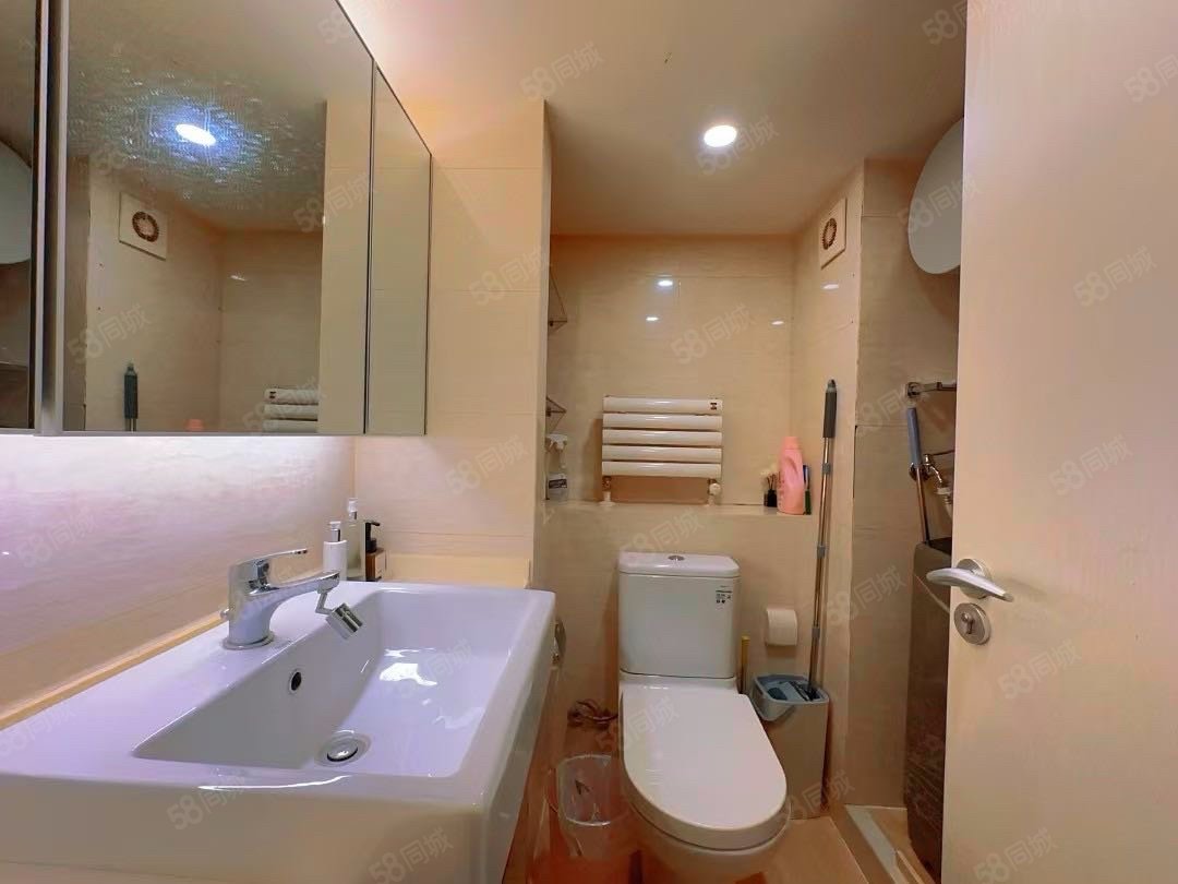 萬科城市之光(商住樓)2室1廳1衛(wèi)98㎡北108萬