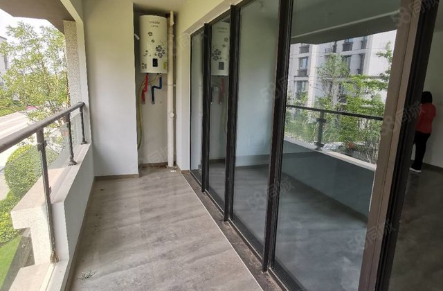 实验政府城市芳华送车位储藏室元宝户型