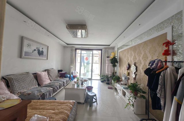翡翠城，56万，三室两厅两卫，带地下室。免大税