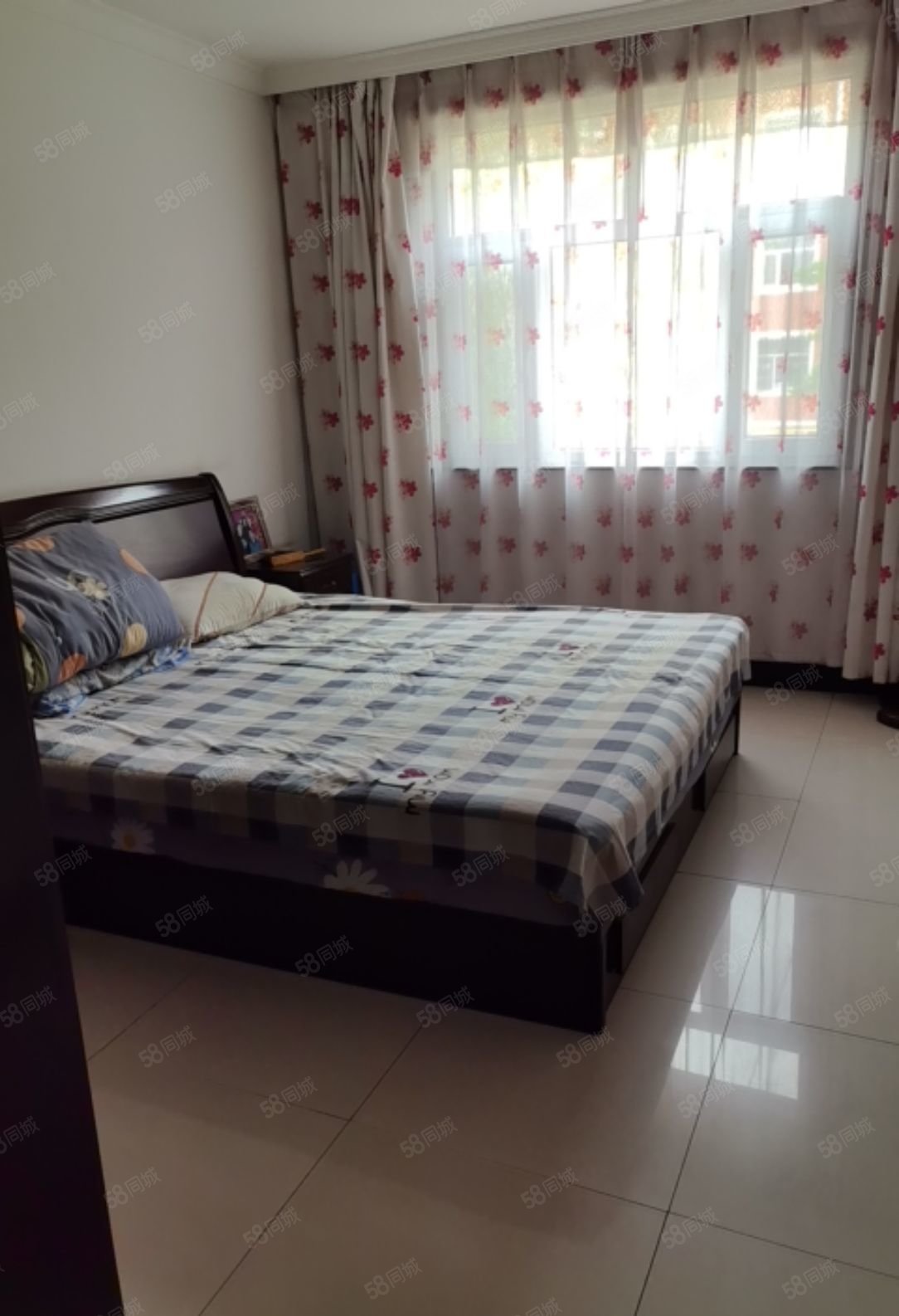 雅荷秋色2室2厅2卫110㎡西南30万