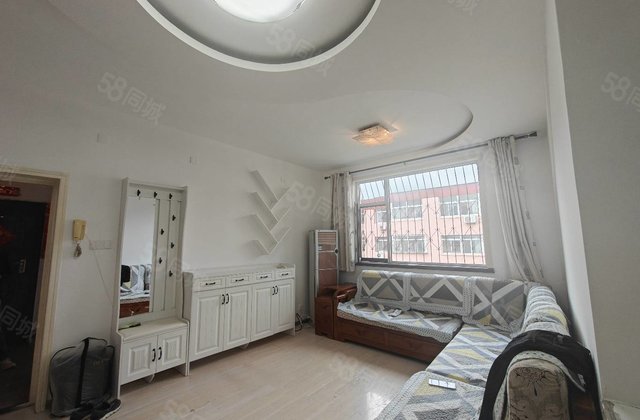 昌华小区 精装修 三室两厅 带储藏室 停车方便有钥匙