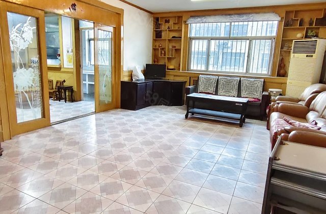 文轩二实验附近龙山南区三室朝阳免大税