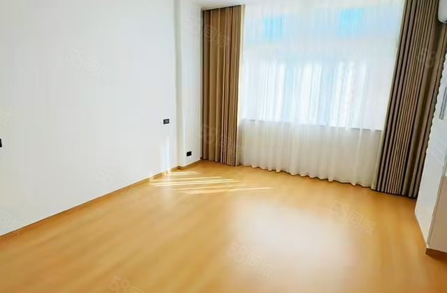 博民观光公寓3室2厅125㎡78万二手房图片