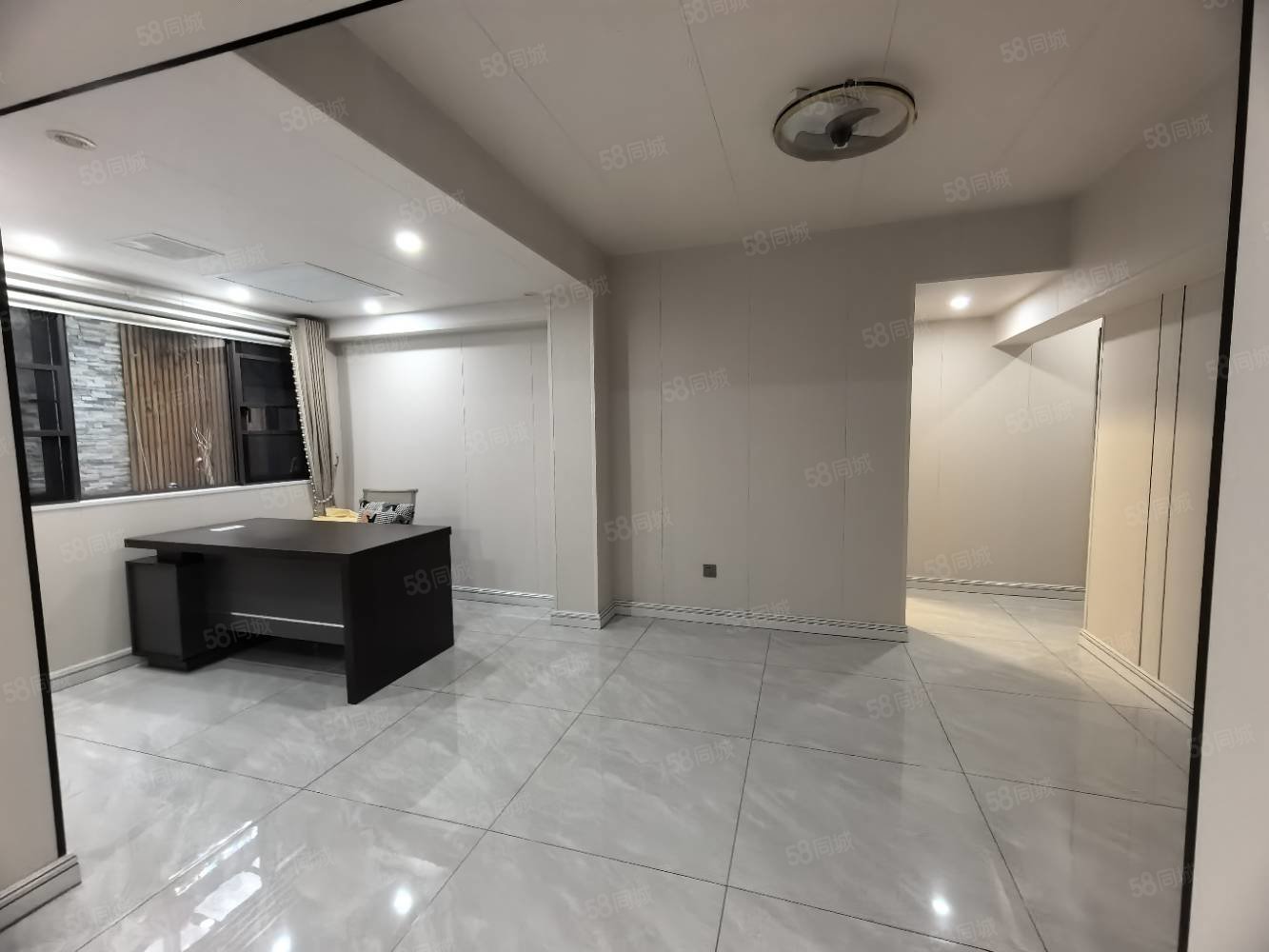 港中旅公元6室2厅3卫143㎡南北189万