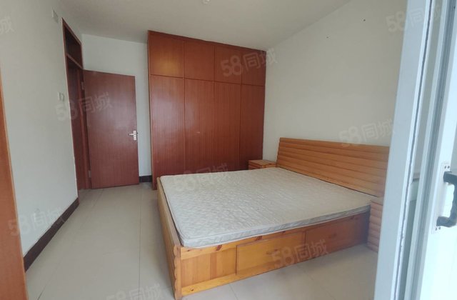 急售！邻汽车总站！三室！明达街  ！送储！随时看房！